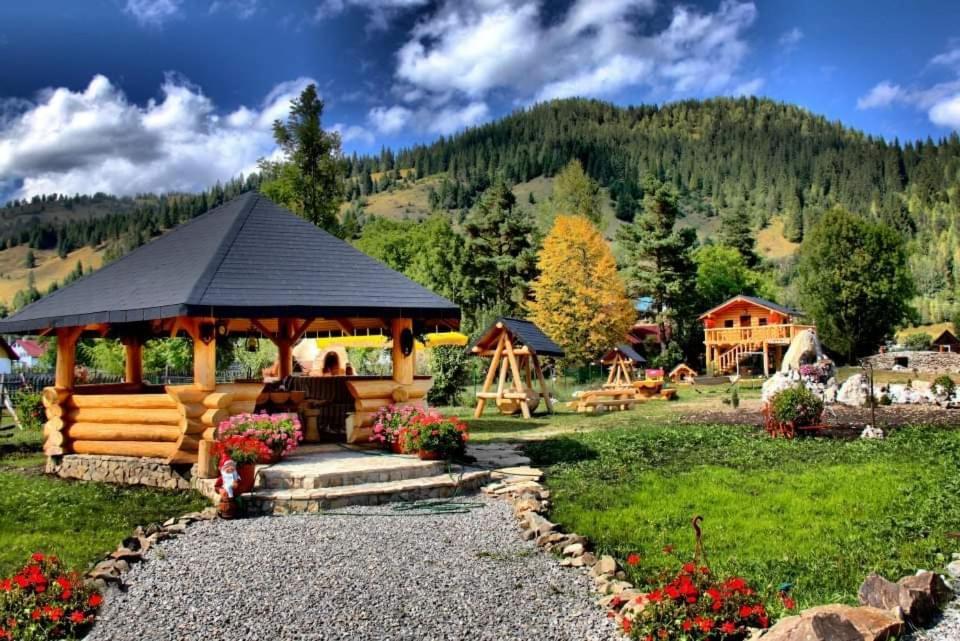 Casa Baciu Hotel Fundu Moldovei Buitenkant foto
