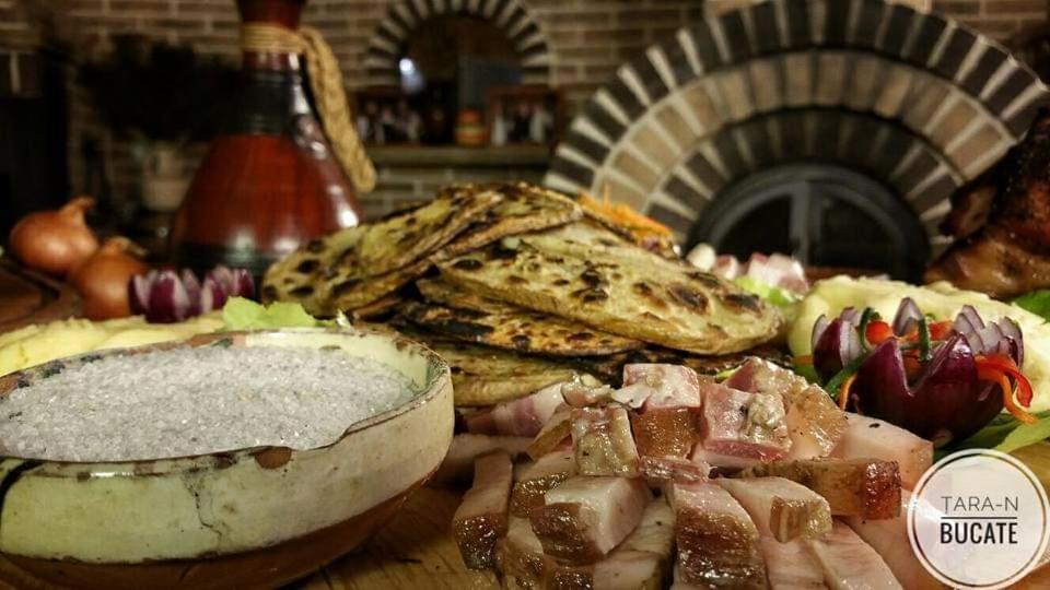 Casa Baciu Hotel Fundu Moldovei Buitenkant foto