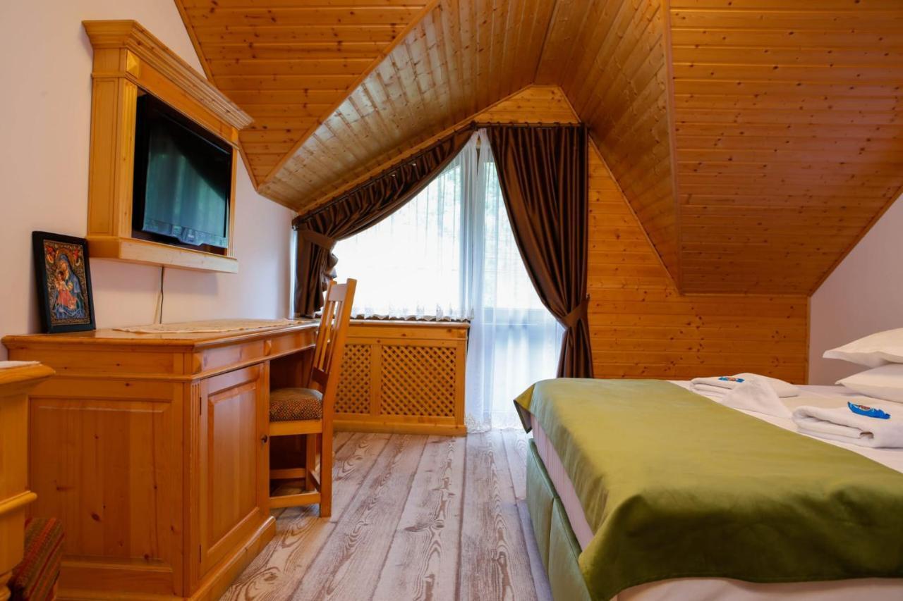 Casa Baciu Hotel Fundu Moldovei Buitenkant foto