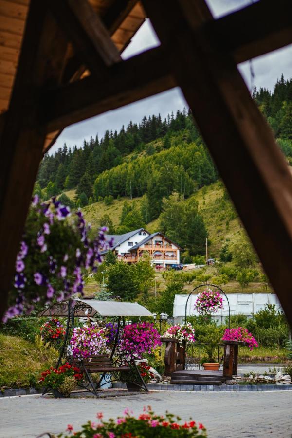 Casa Baciu Hotel Fundu Moldovei Buitenkant foto